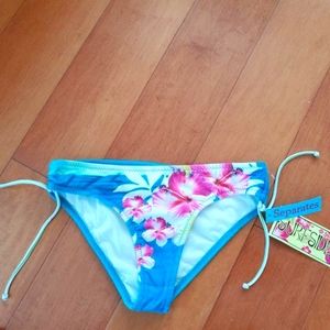 Aqua Bikini Bottom, М